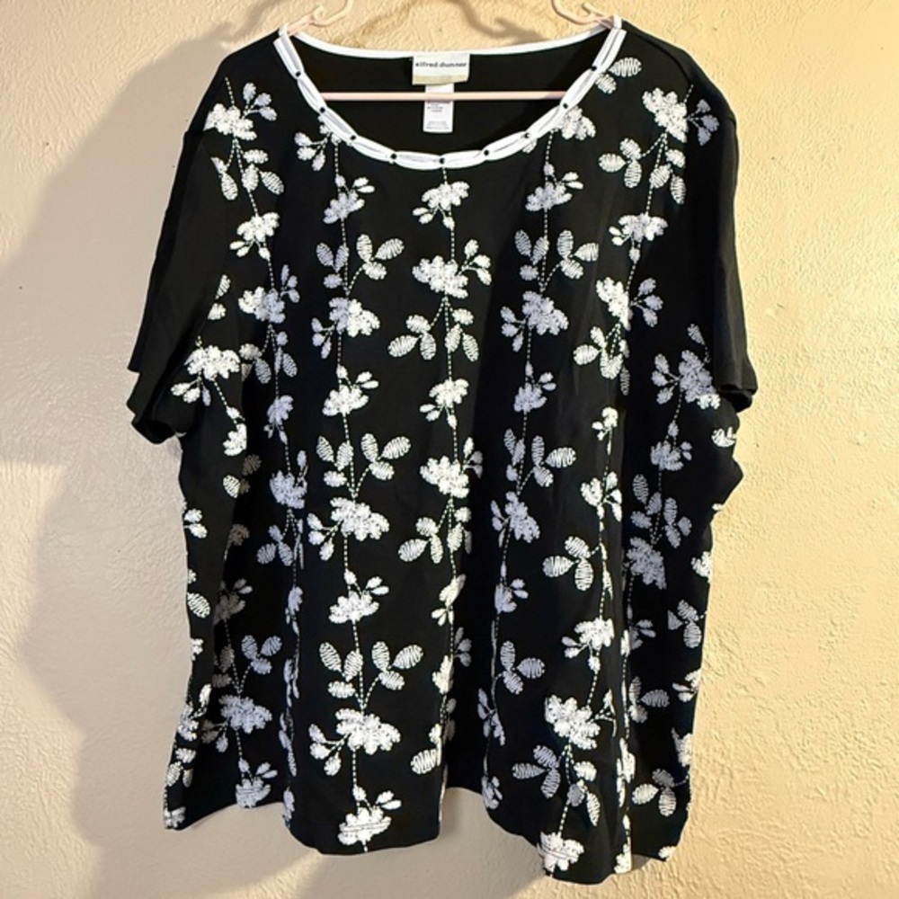 Alfred Dunner Black and White Floral Blouse